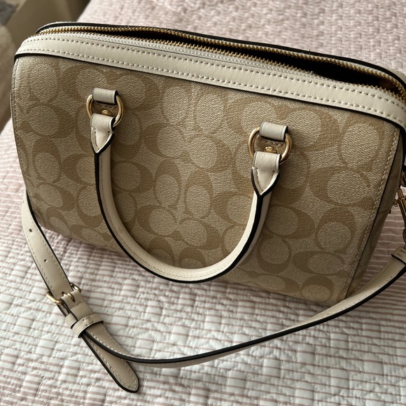 Coach bag perfect size in excellent condition - Picture 4 of 7